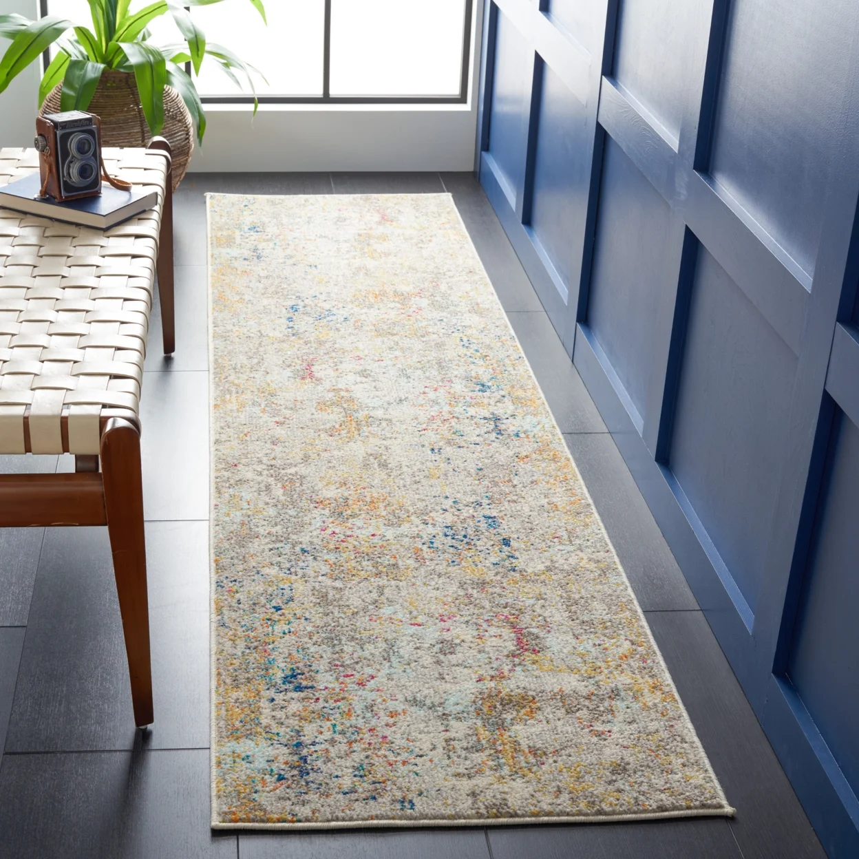 SAFAVIEH Madison Nita Abstract Runner Rug, Grey/Gold, 2'2" x 20'