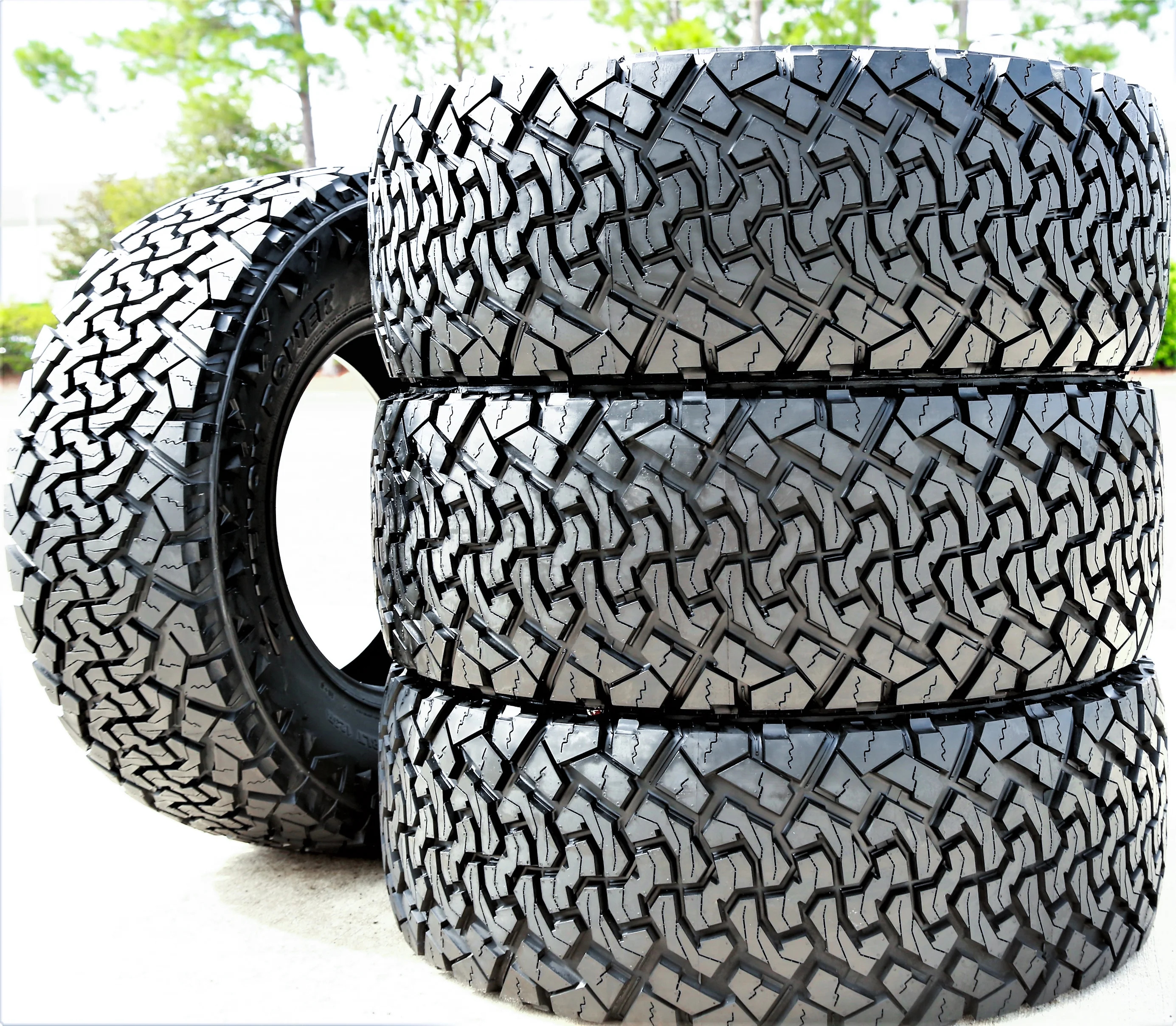 Venom Power Terra Hunter X/T 265/65R17 112T Extreme Terrain Tire