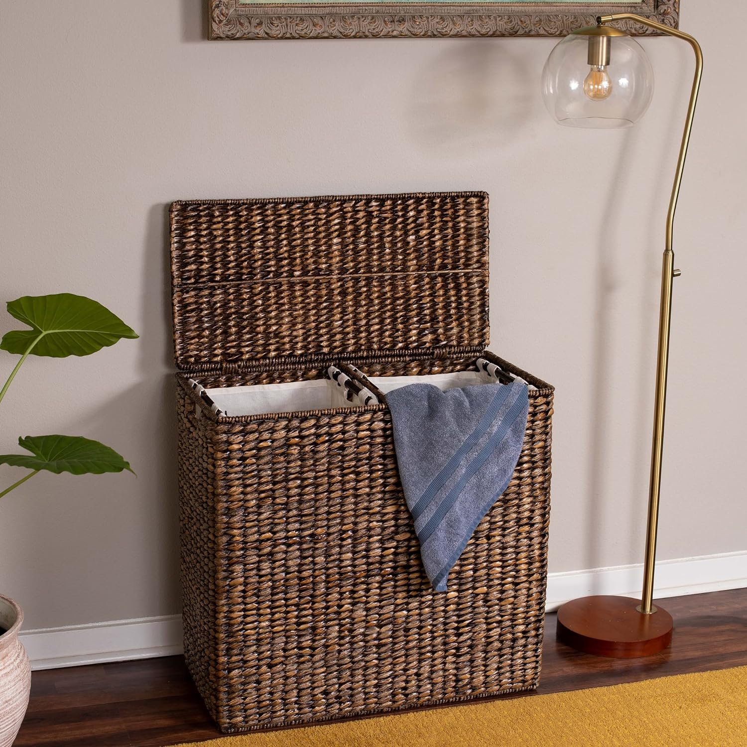 Extra large split gift basket with lining