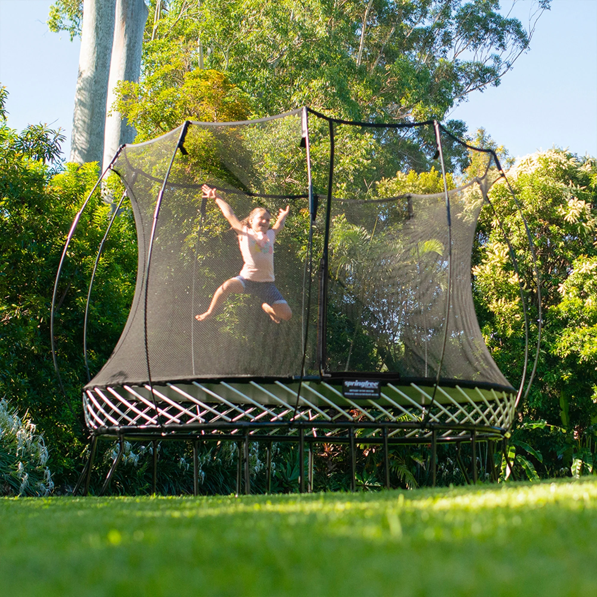 Springfree 8 x 13 ft Large Oval Trampoline w/ Safety Net & SoftEdge Mat
