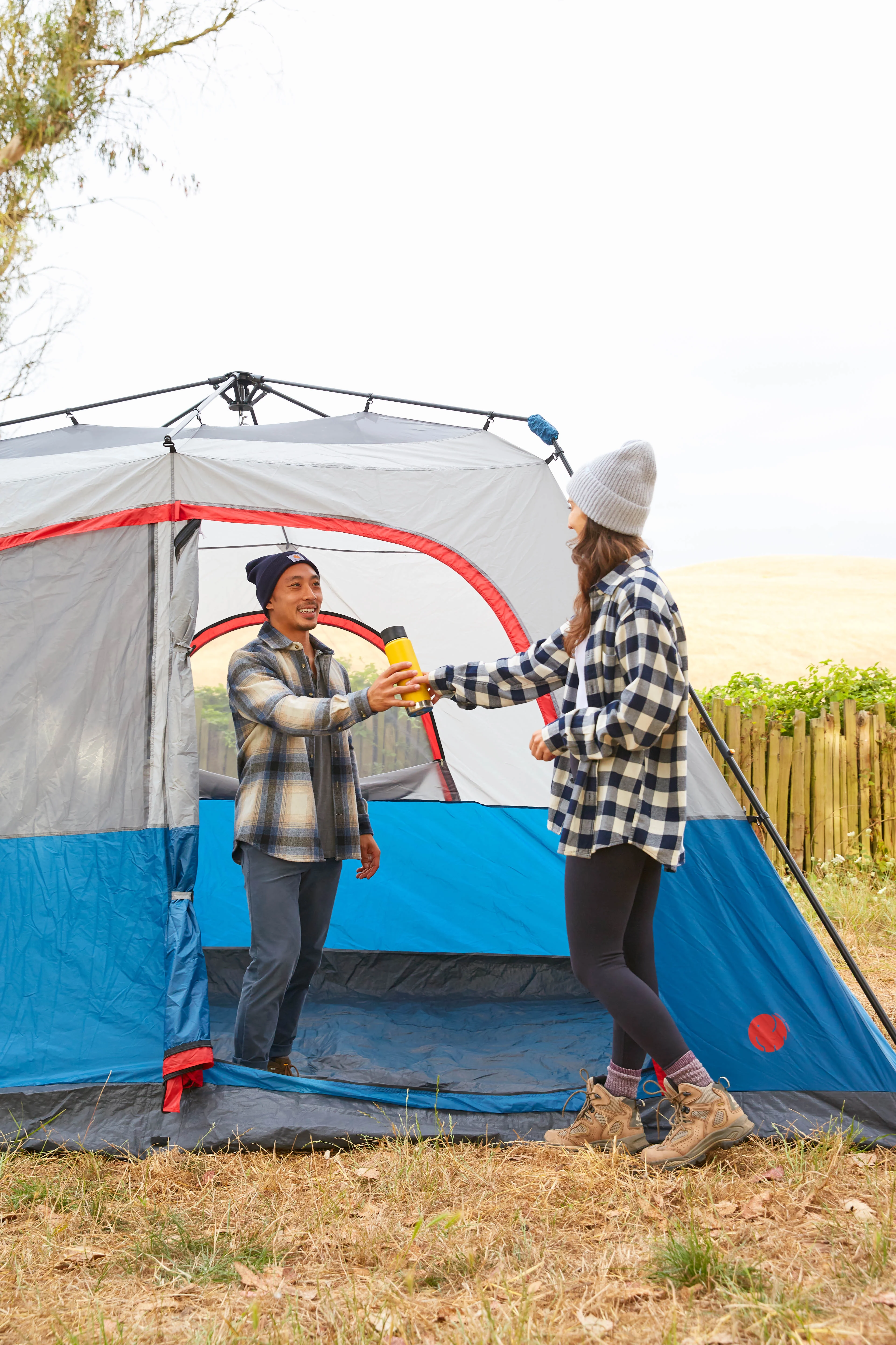 OMNICORE DESIGNS Instant8 Instant Cabin Tent - 13' x 9' Sleeps 8